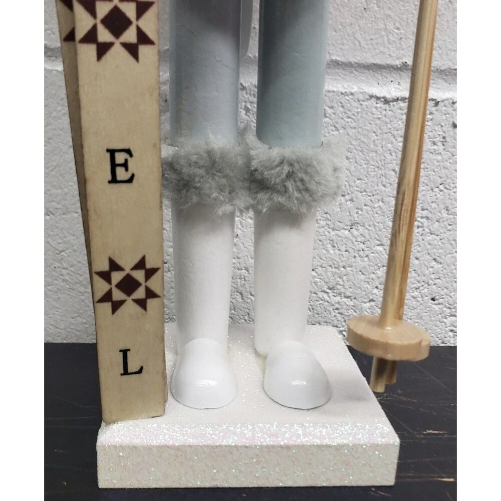 Wooden Christmas Nutcracker,14